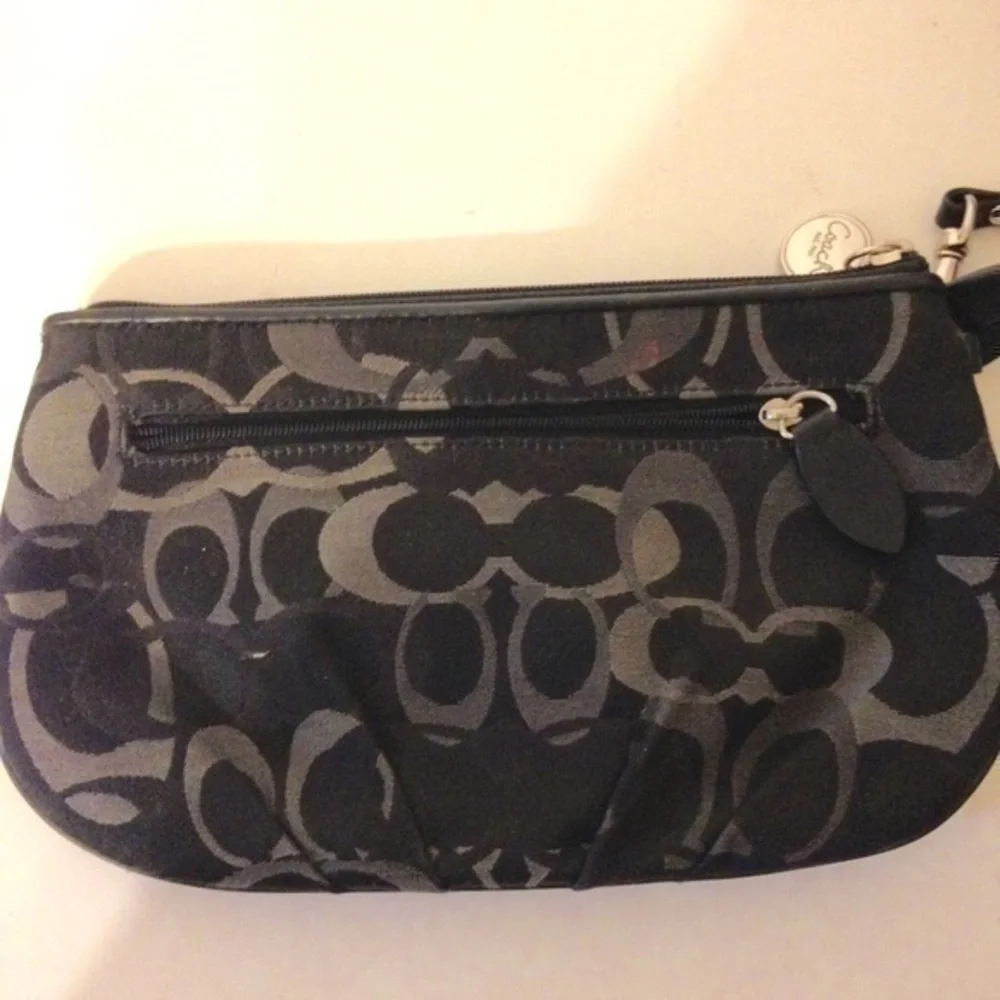 👛 COACH 👛 black optic large wristlet